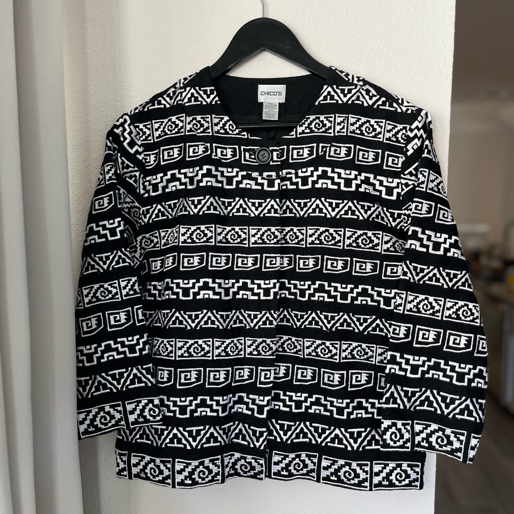 Chico's VTG Womens Size L (Chico's Size 2)
Black White Embroidered Blazer